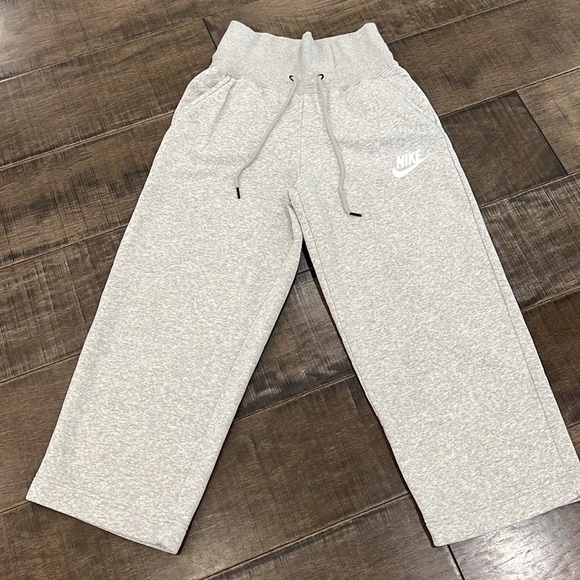 NIKE HIGH WAIST CROPPED PANTS SIZE M - Picture 7 of 16